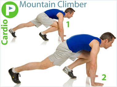 Latihan tersebut seperti bicycle crunch, plank, dan mountain climber. 